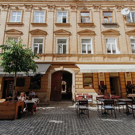 Apartment On Lesi Ukrainky Lviv Kültér fotó