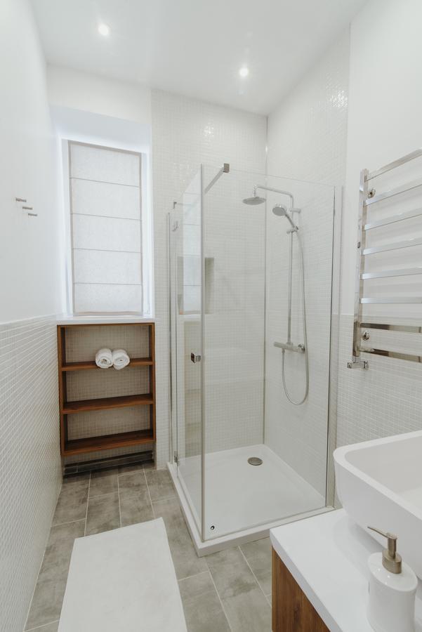 Apartment On Lesi Ukrainky Lviv Kültér fotó
